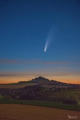 Komet Neowise über dem Desenberg