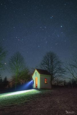 Kapelle im Sternenlicht