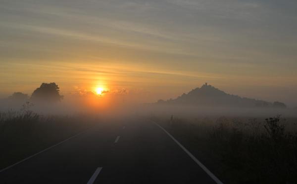 Frühnebel am Desenberg