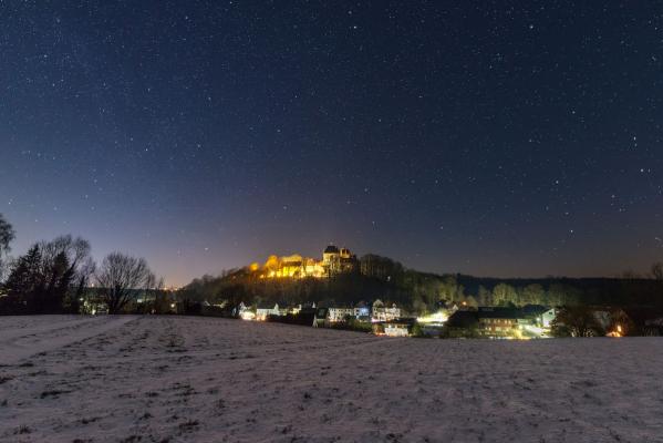 Wintersternenhimmel über der Calenberger burg